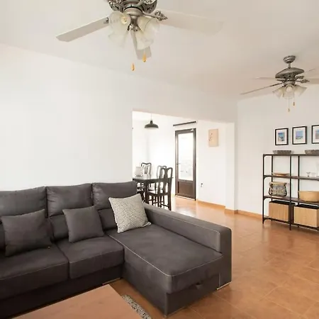 Holiday home Casa Marlay Spacious, Heated Pool, Bbq & Fast Wi-fi Only 15 Minutes Walk To Town