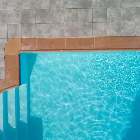 Holiday home Casa Marlay Spacious, Heated Pool, Bbq & Fast Wi-fi Only 15 Minutes Walk To Town *