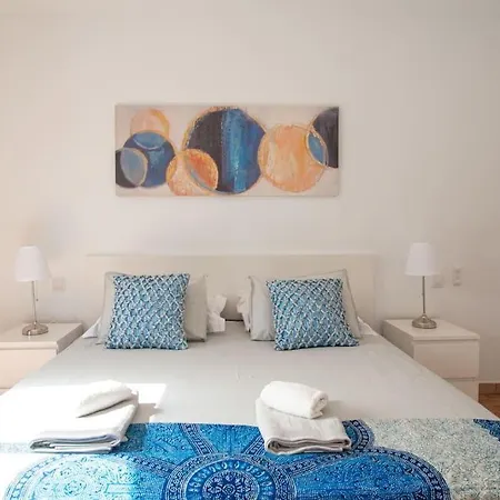 Casa Marlay Spacious, Heated Pool, Bbq & Fast Wi-fi Only 15 Minutes Walk To Town Holiday home *