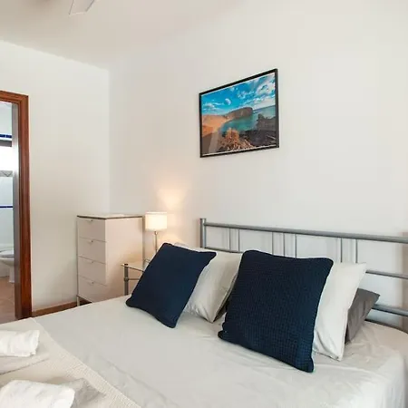 펜션 Casa Marlay Spacious, Heated Pool, Bbq & Fast Wi-fi Only 15 Minutes Walk To Town
