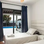 Casa Marlay Spacious, Heated Pool, Bbq & Fast Wi-fi Only 15 Minutes Walk To Town Nyaraló Playa Blanca
