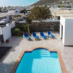 Casa Marlay Spacious, Heated Pool, Bbq & Fast Wi-fi Only 15 Minutes Walk To Town Nyaraló *