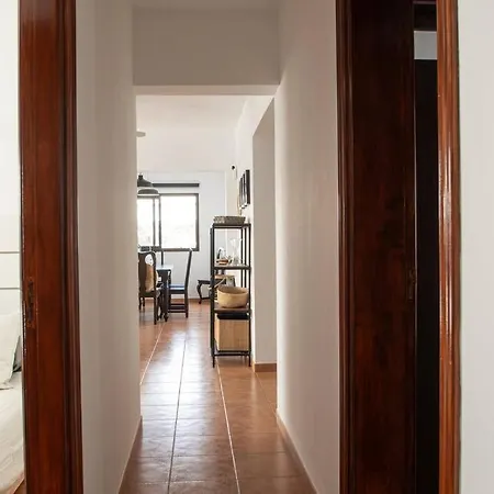 Casa Marlay Spacious, Heated Pool, Bbq & Fast Wi-fi Only 15 Minutes Walk To Town Semesterbostad