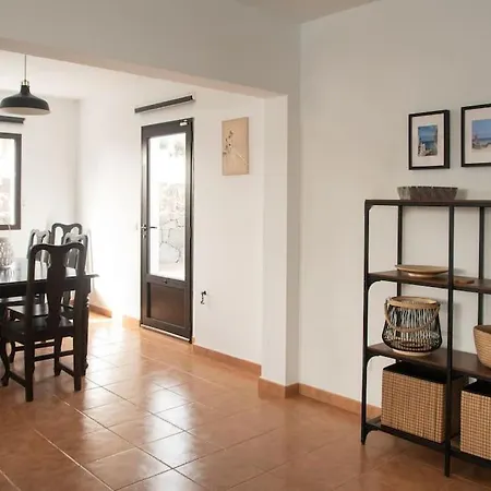 Casa Marlay Spacious, Heated Pool, Bbq & Fast Wi-fi Only 15 Minutes Walk To Town *