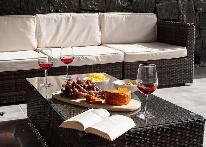 Casa Marlay Spacious, Heated Pool, Bbq & Fast Wi-fi Only 15 Minutes Walk To Town Playa Blanca (Lanzarote)