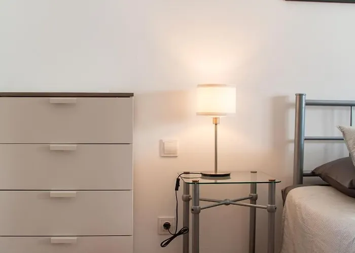 Feriehus Casa Marlay Spacious, Heated Pool, Bbq & Fast Wi-fi Only 15 Minutes Walk To Town